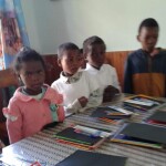 La consegna del materiale scolastico